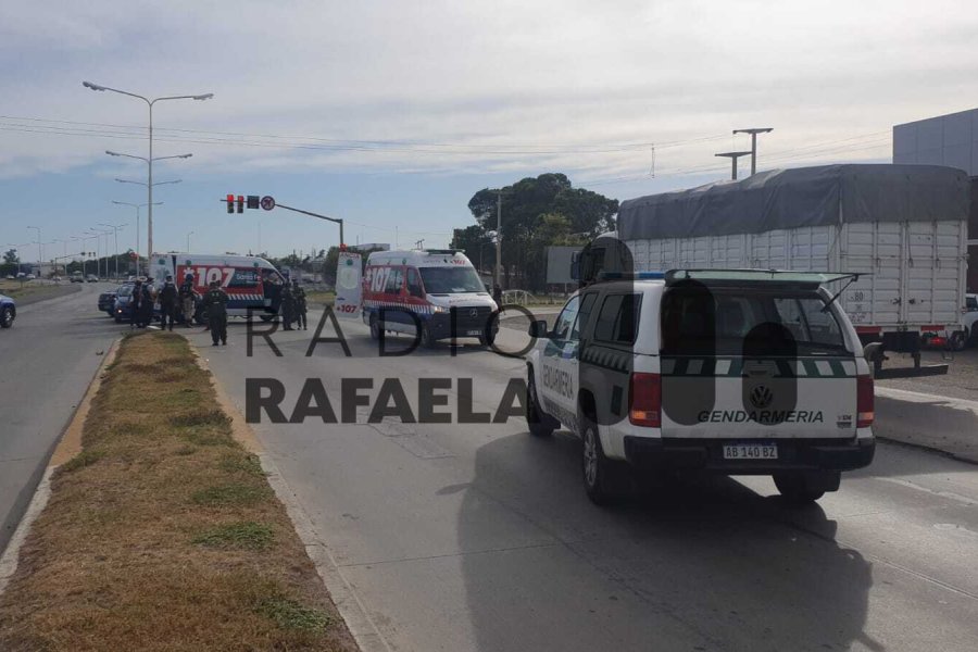 Grave Accidente En El Tramo Urbano De La Ruta Una Mujer Est