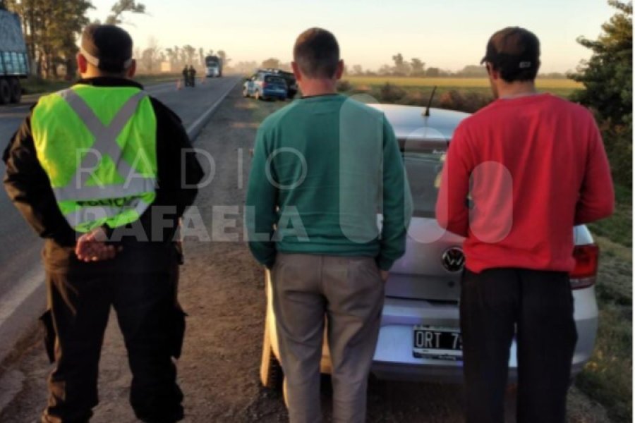 Ruta 34: detuvieron a dos personas que viajaban con un auto con los papeles adulterados  