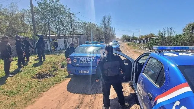 Un Recluso Escapó De La Cárcel Se Metió A Una Casa Tomó A Un Chico De